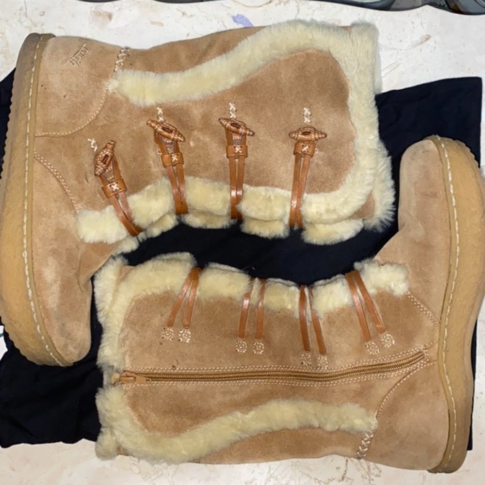 Lace-Up Tan "Earth" Suede Winter Boots